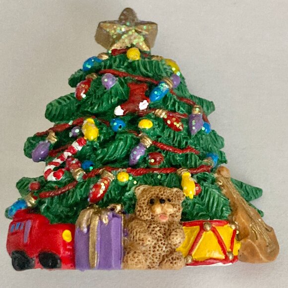 Vintage Christmas Tree Pin Brooch Resin Teddy Bear Music Instruments Star Lights - Picture 5 of 11